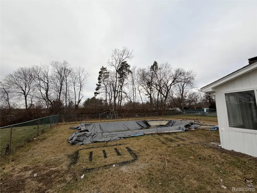 45669 Harmony Lane, Belleville, MI 48111 - Image #3