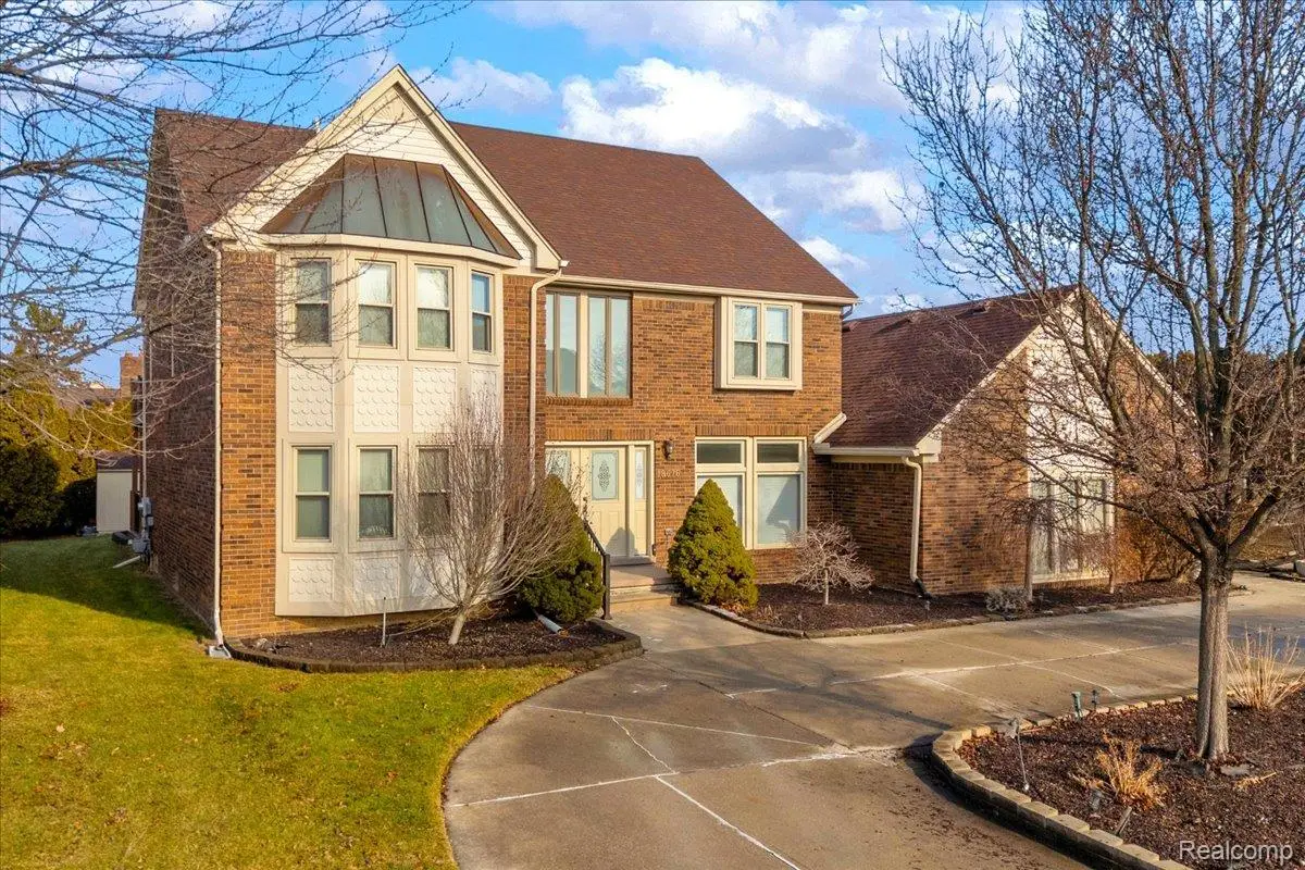 18676 Country Club Circle, Riverview, MI 48193 - Image #1