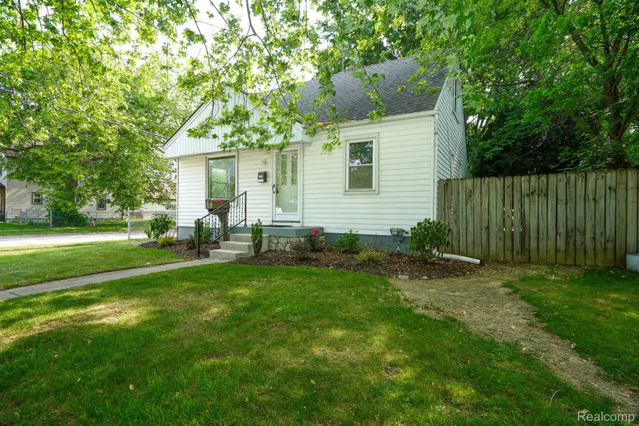 26340 Chippendale Street, Roseville, MI 48066 - Image #2