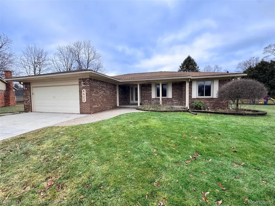 6820 Emerald Shores Drive, Troy, MI 48085 - Image #2