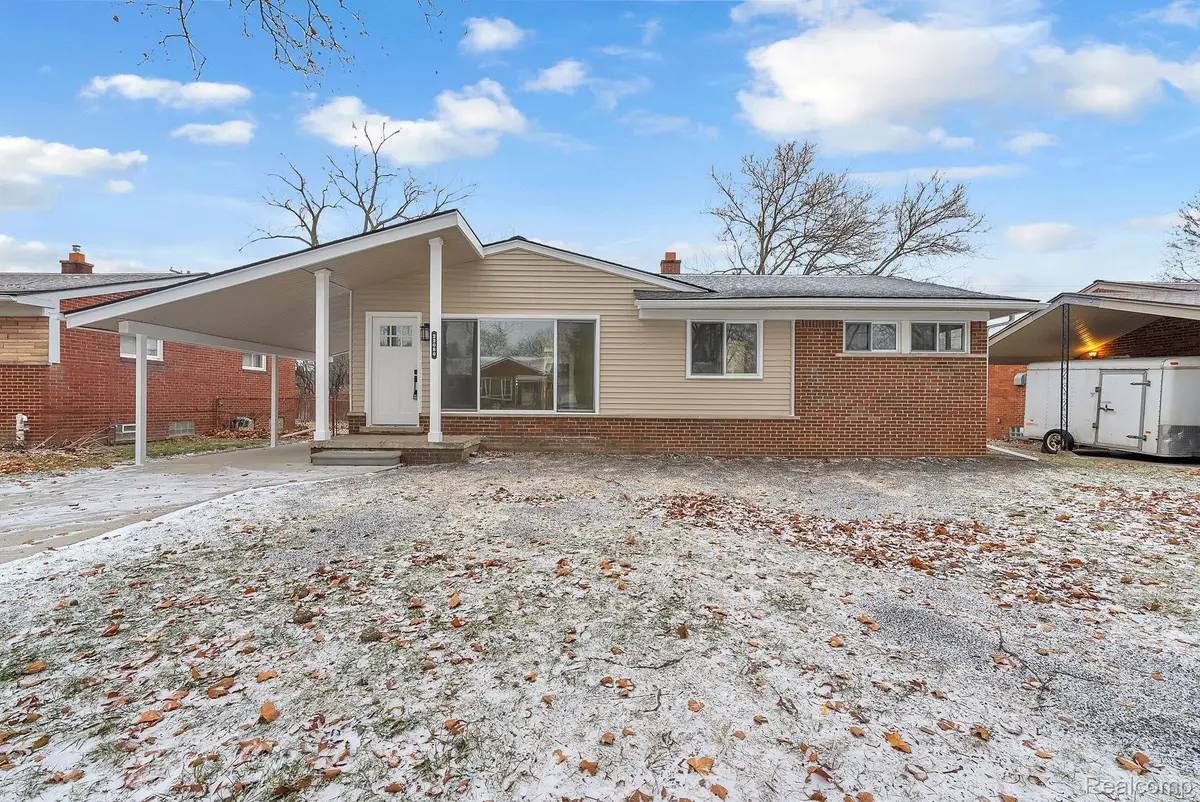 23080 Parklawn Street, Oak Park, MI 48237 - Image #1