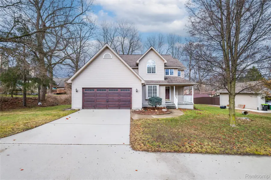 410 Bent Oak Street, Fenton, MI 48430 - Image #3