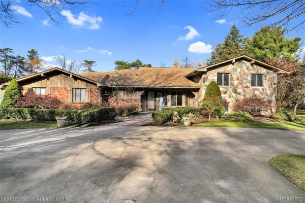 1475 Ring O Kerry, Milford, MI 48381