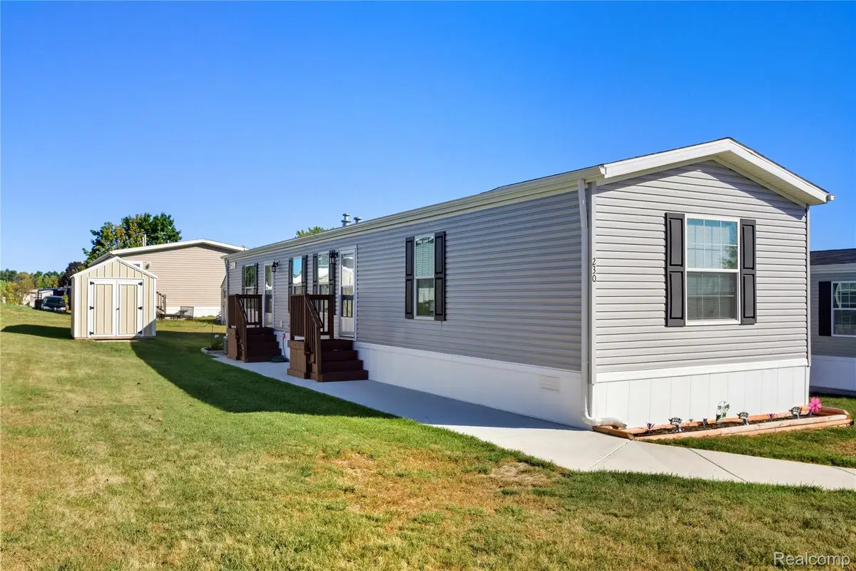 230 E Macgregor Court, Highland, MI 48357 - Image #1