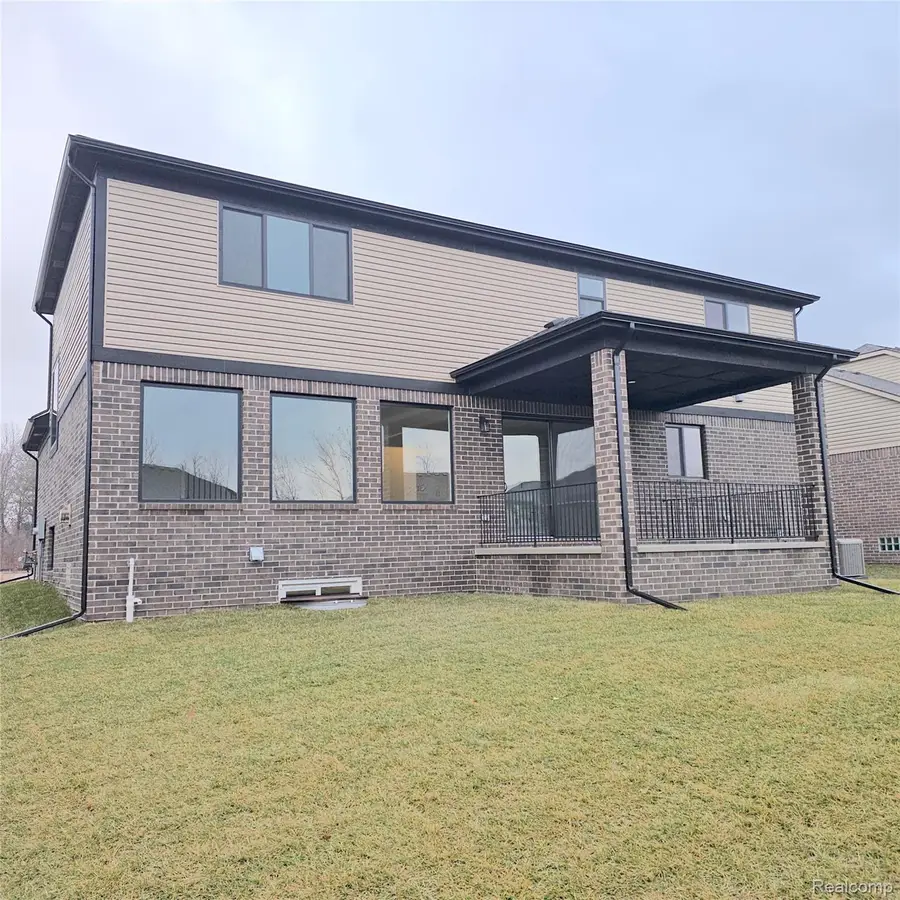 50829 Mistwood Drive, Macomb, MI 48042 - Image #2