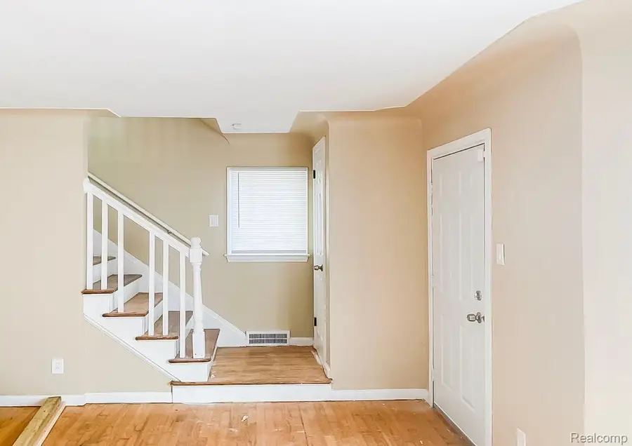 10725 Mckinney Street, Detroit, MI 48224 - Image #2