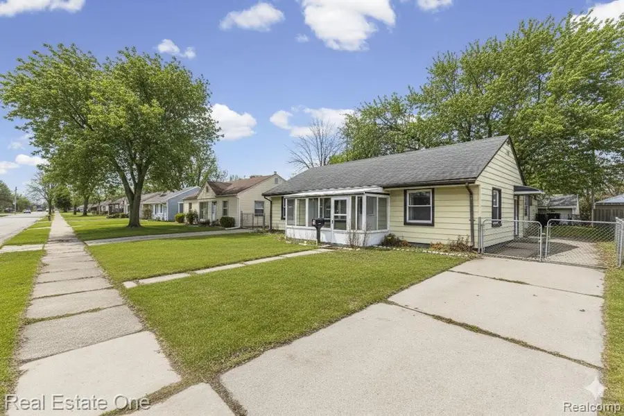 26641 Ridgemont Street, Roseville, MI 48066 - Image #3
