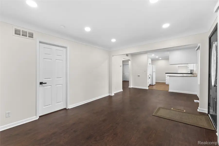 22513 Heussner Avenue, Warren, MI 48089 - Image #3