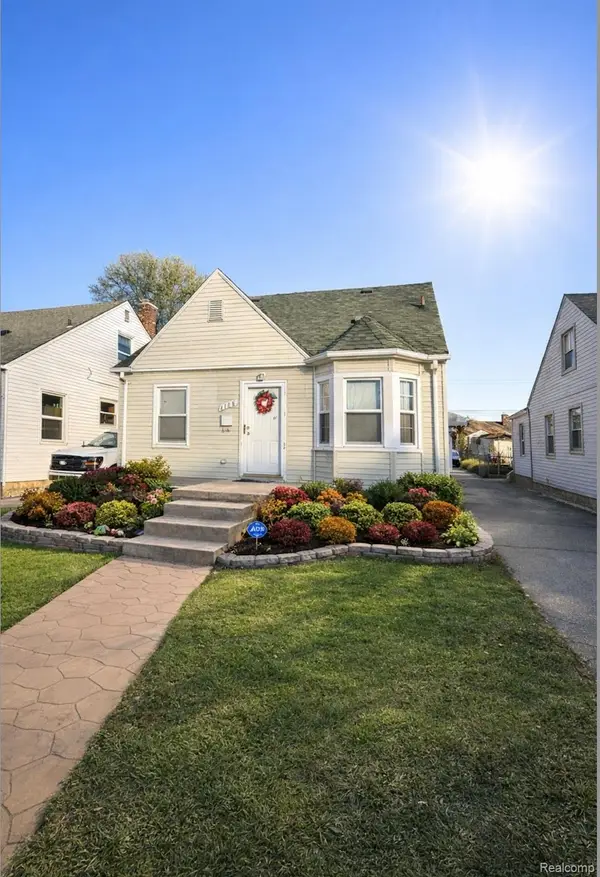 6108 Barrie Street, Dearborn, MI 48126