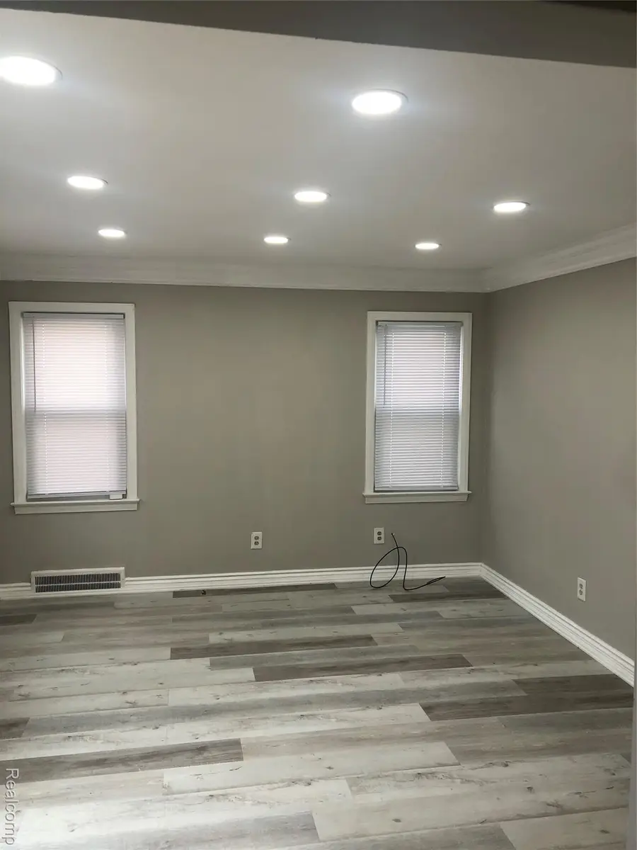 6108 Barrie Street, Dearborn, MI 48126 - Image #2