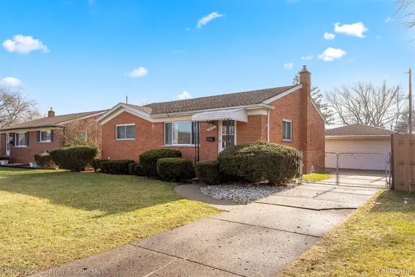 32713 Cambridge Street, GardenCity, MI 48135