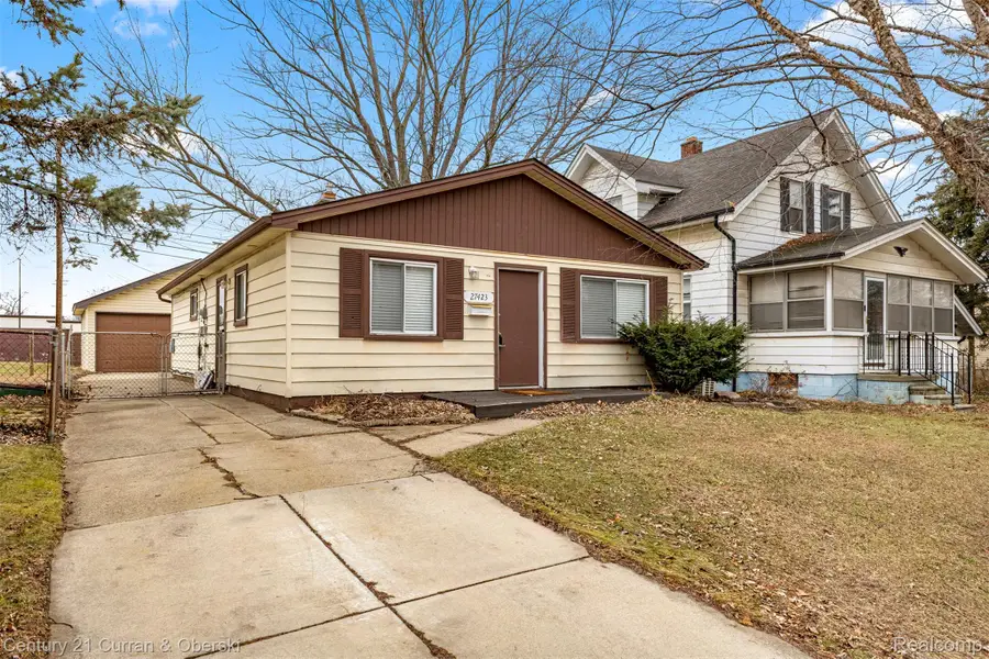 27423 Groveland Street, Madison Heights, MI 48071 - Image #2