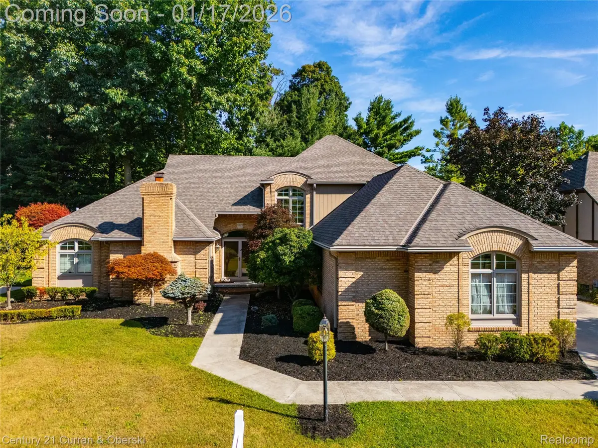 9039 Oakridge Trail Trail, Shelby Charter Township, MI 48317 - Image #1