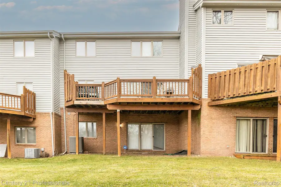 5081 Timberway Trail, Clarkston, MI 48346 - Image #2