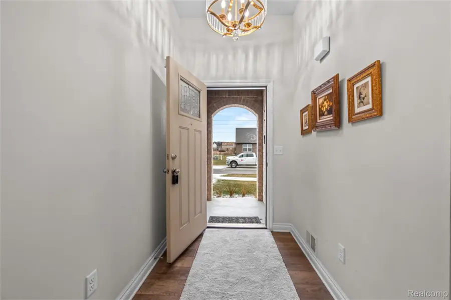 13704 Chester Court, Belleville, MI 48111 - Image #3