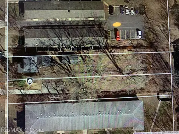 300-304 Baker, RoyalOak, MI 48067