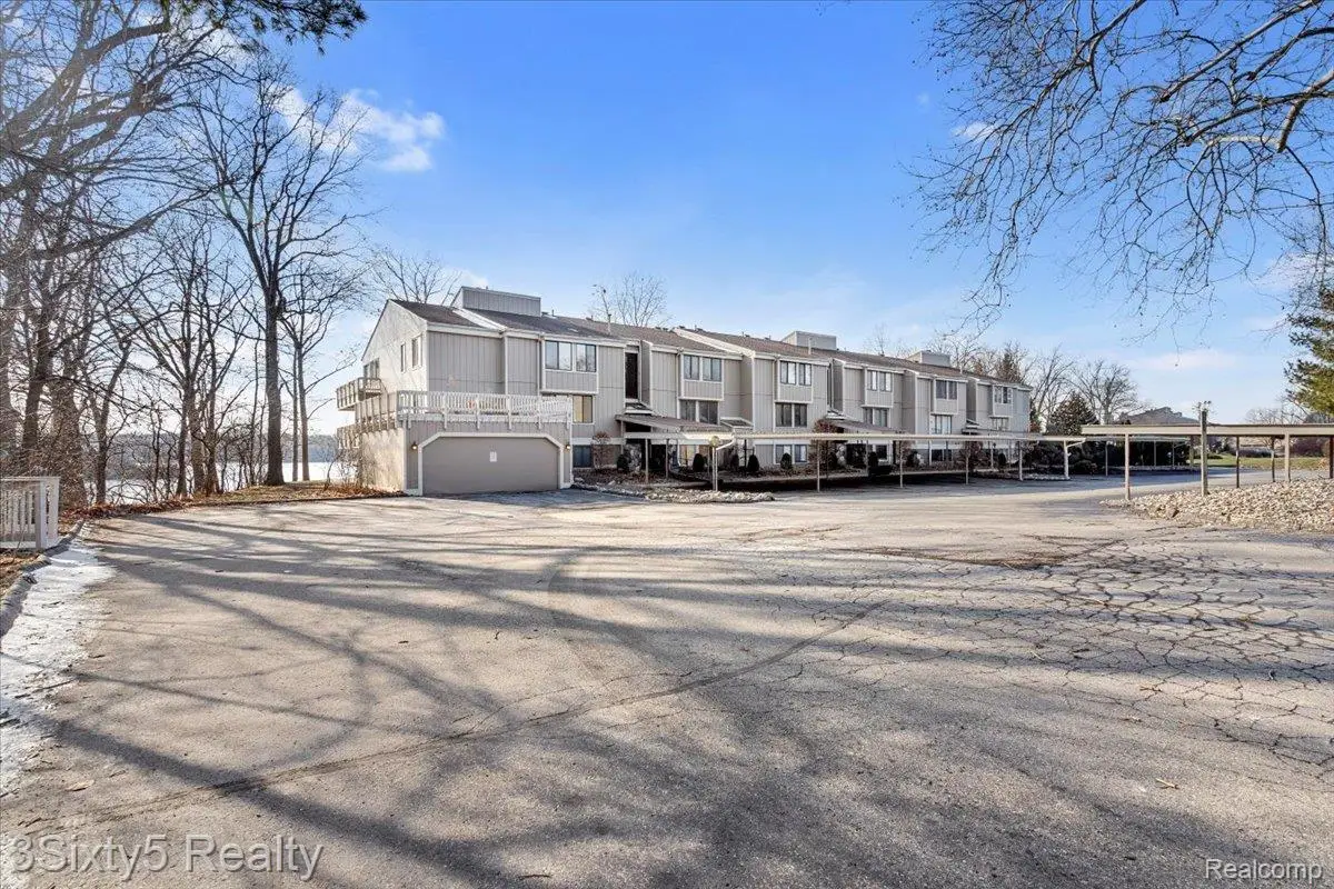 1731 Cliffs Landing #202, Ypsilanti, MI 48198 - Image #1