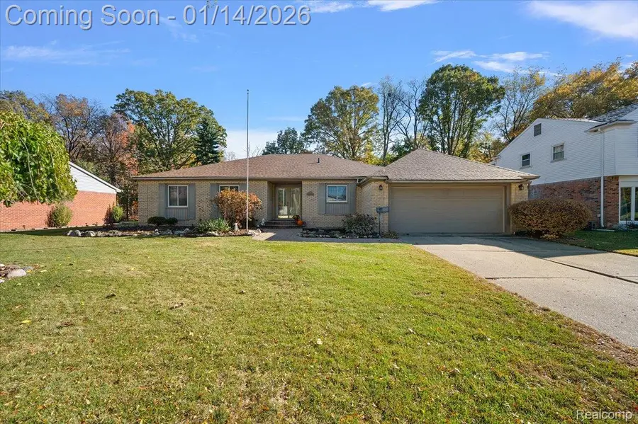 18406 Golfview Street, Livonia, MI 48152 - Image #2