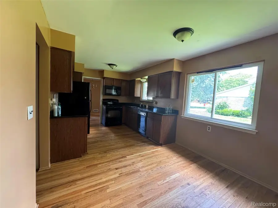 28330 Lahser Rd Road, Southfield, MI 48034 - Image #3