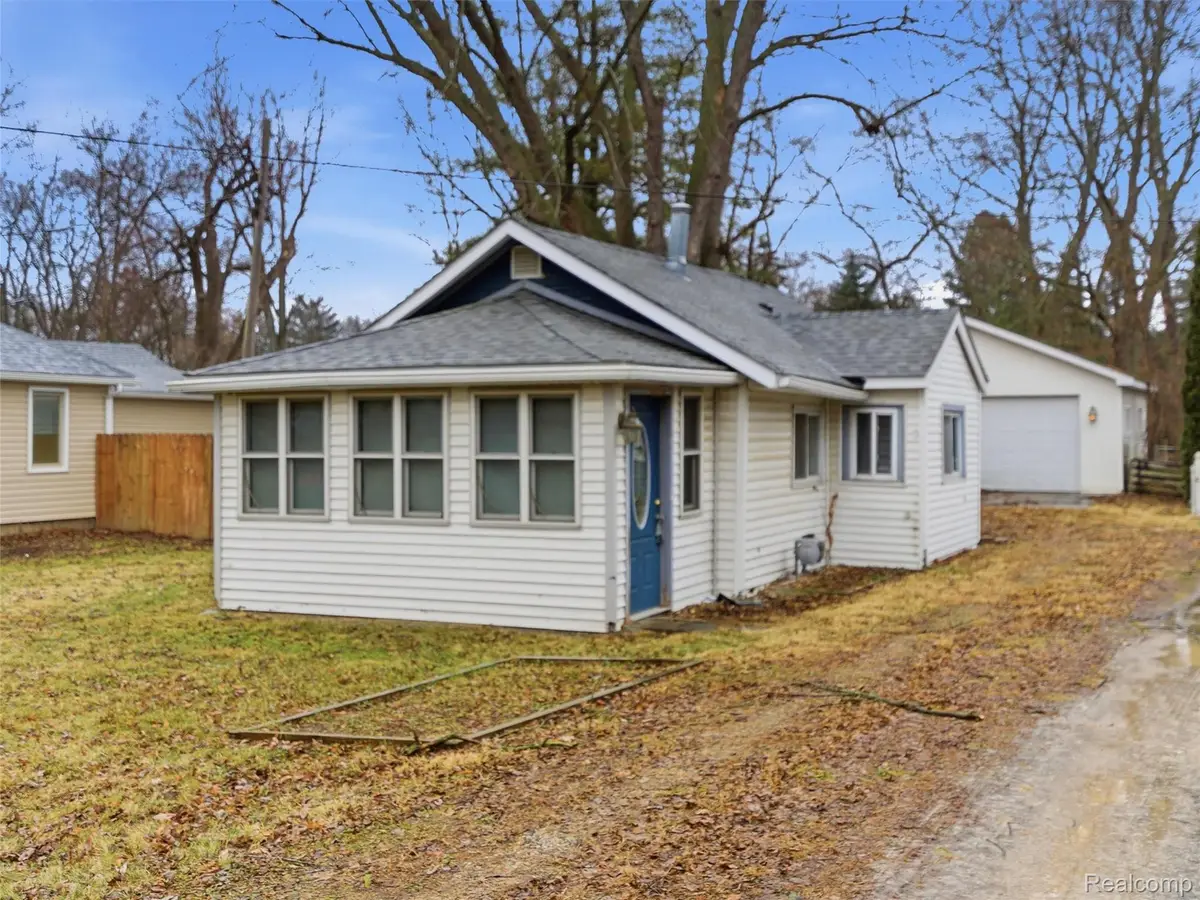 3161 Grant Road, Rochester Hills, MI 48309 - Image #1