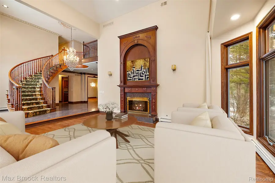 5148 Crest Knolls Court, Bloomfield, MI 48302 - #3