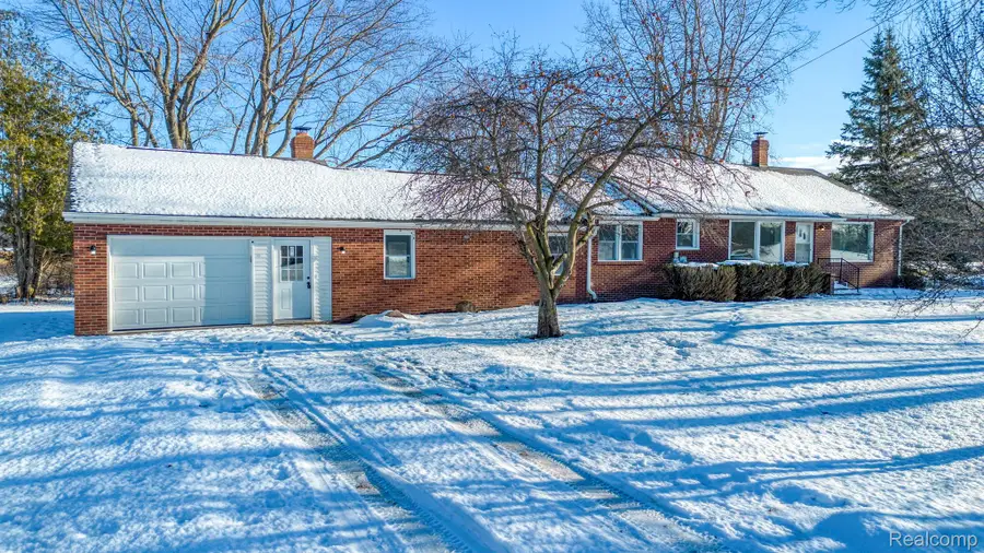 12923 Collins Road, Brockway, MI 48097 - Image #2