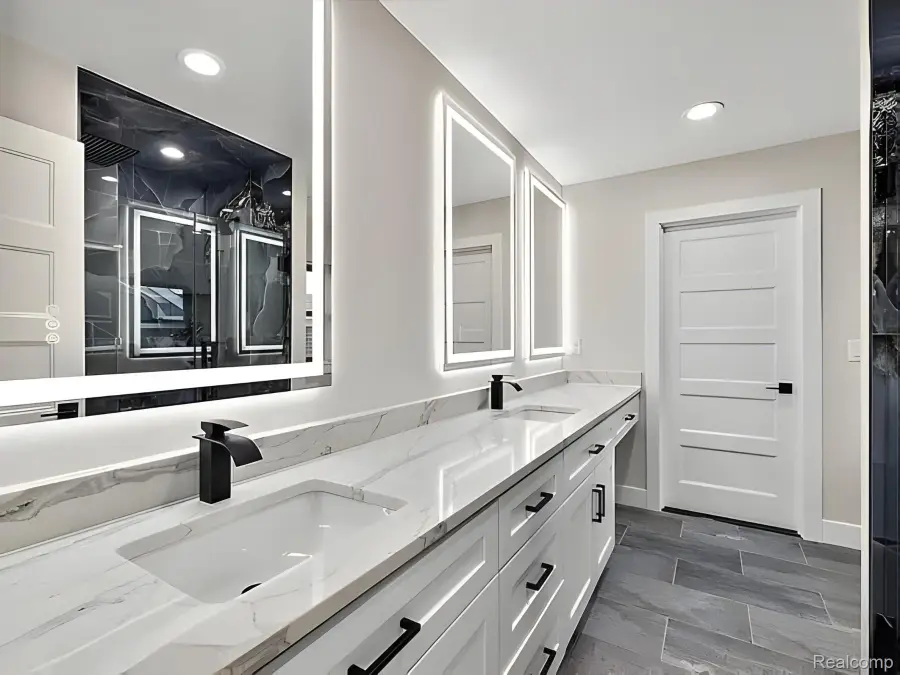 928 W Maplehurst Street, Ferndale, MI 48220 - Image #3