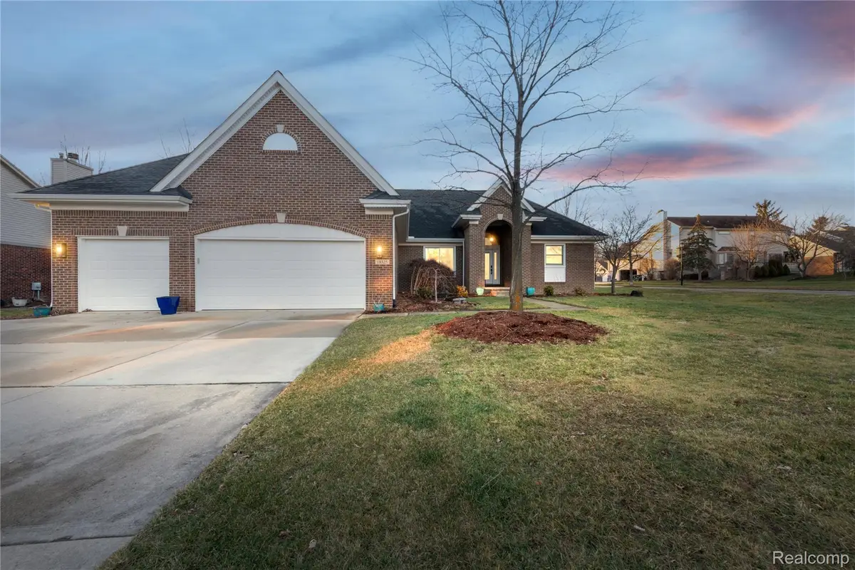 18325 Glastonbury Drive, Livonia, MI 48152 - Image #1