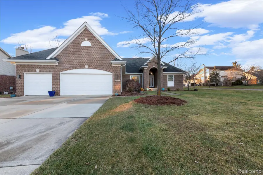 18325 Glastonbury Drive, Livonia, MI 48152 - Image #2