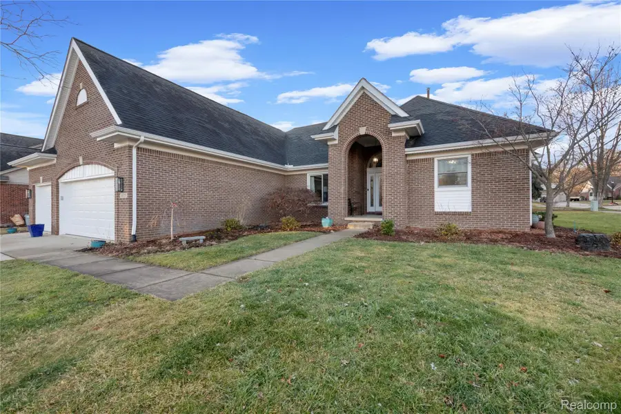 18325 Glastonbury Drive, Livonia, MI 48152 - Image #3