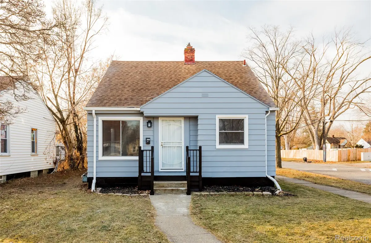 19100 Kingsville Street, Harper Woods, MI 48225 - Image #1