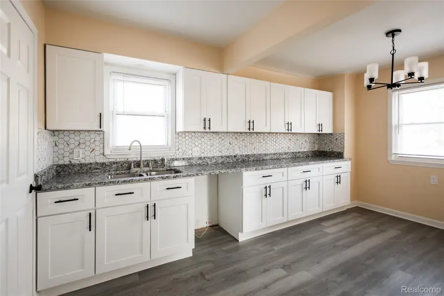 19100 Kingsville Street, Harper Woods, MI 48225 - Image #2