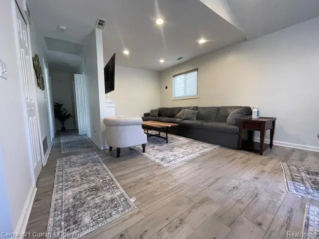 5955 N Silvery Lane, Dearborn Heights, MI 48127 - Image #2