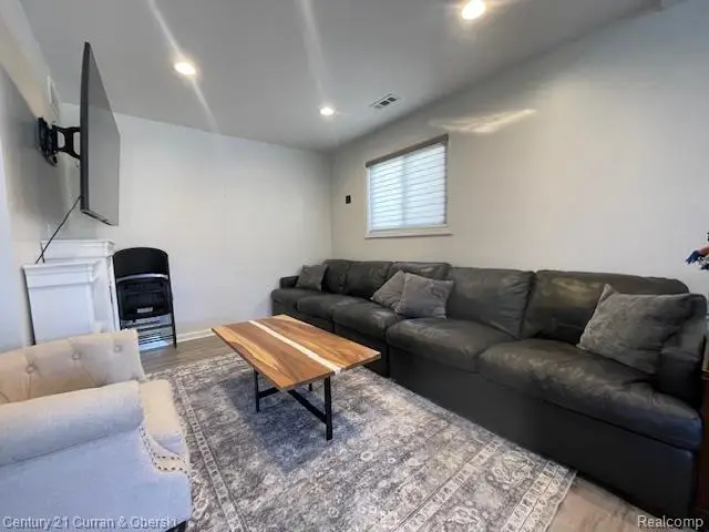 5955 N Silvery Lane, Dearborn Heights, MI 48127 - Image #3