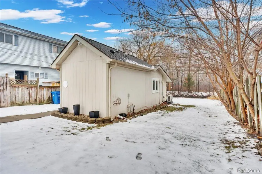 2883 Sunderland, Waterford, MI 48329 - Image #3