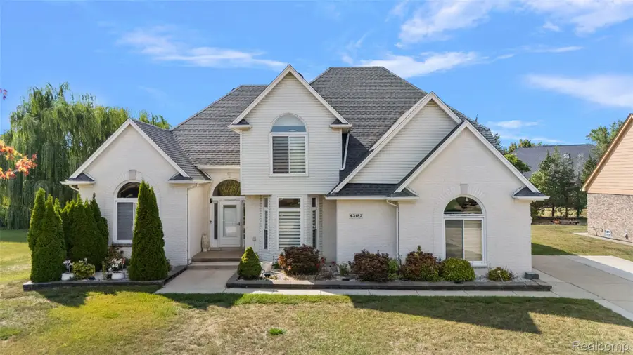 43187 Vintners Place Drive, Sterling Heights, MI 48314 - Image #2