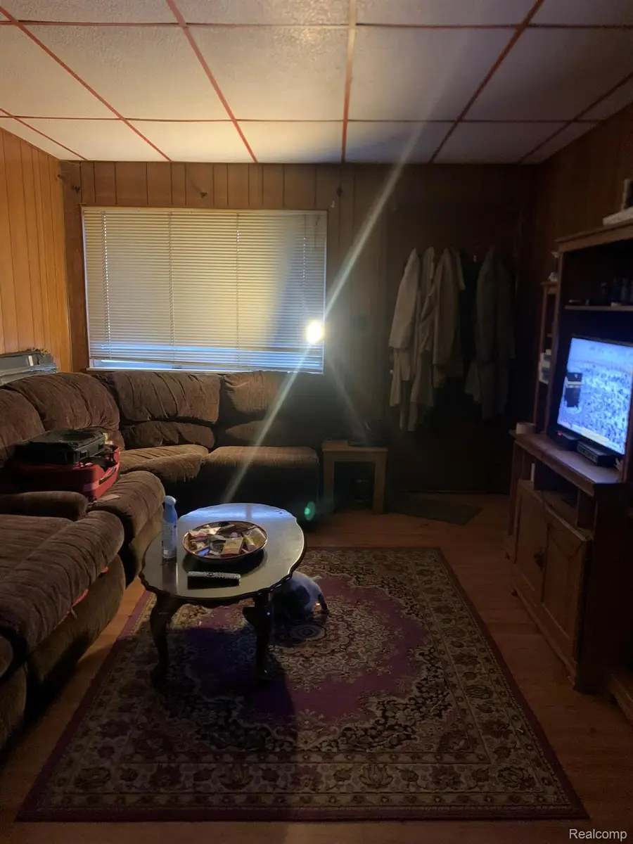 2255 Yemans Street, Hamtramck, MI 48212 - Image #2