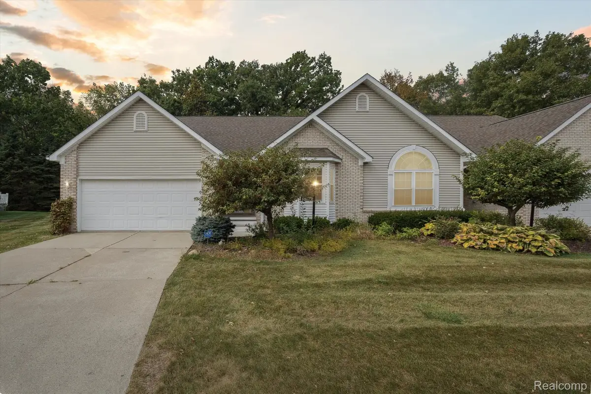 5128 Sandalwood Circle, Grand Blanc Charter Township, MI 48439 - Image #1