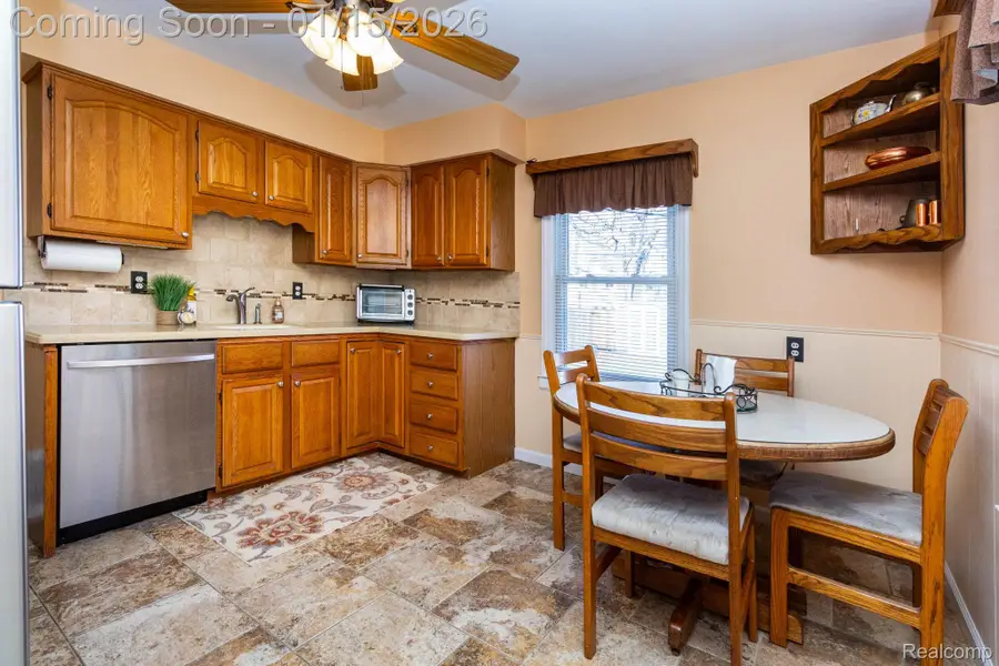 20927 Hawthorne Street, Harper Woods, MI 48225 - Image #2