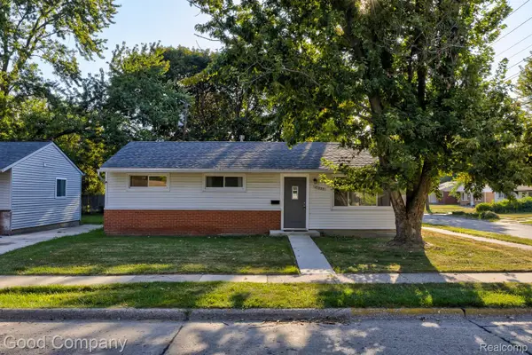 21900 Eastwood Street, OakPark, MI 48237