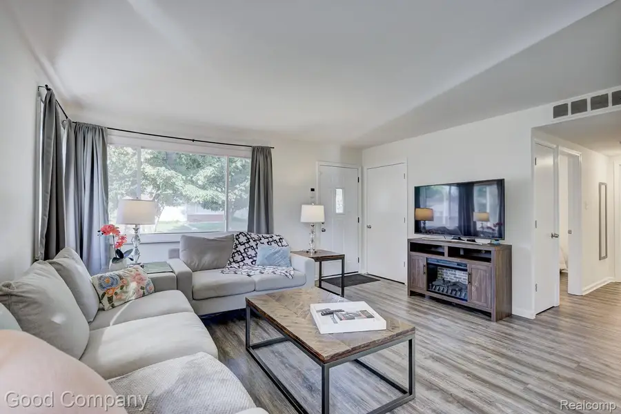 21900 Eastwood Street, Oak Park, MI 48237 - Image #2