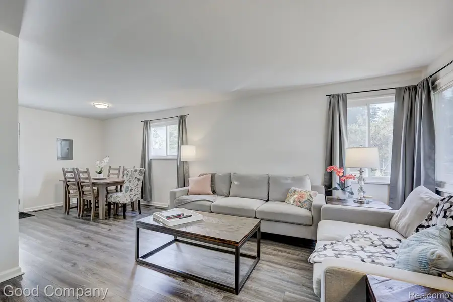 21900 Eastwood Street, Oak Park, MI 48237 - Image #3