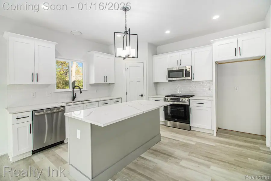 15833 Marilyn Avenue, Plymouth, MI 48170 - Image #2