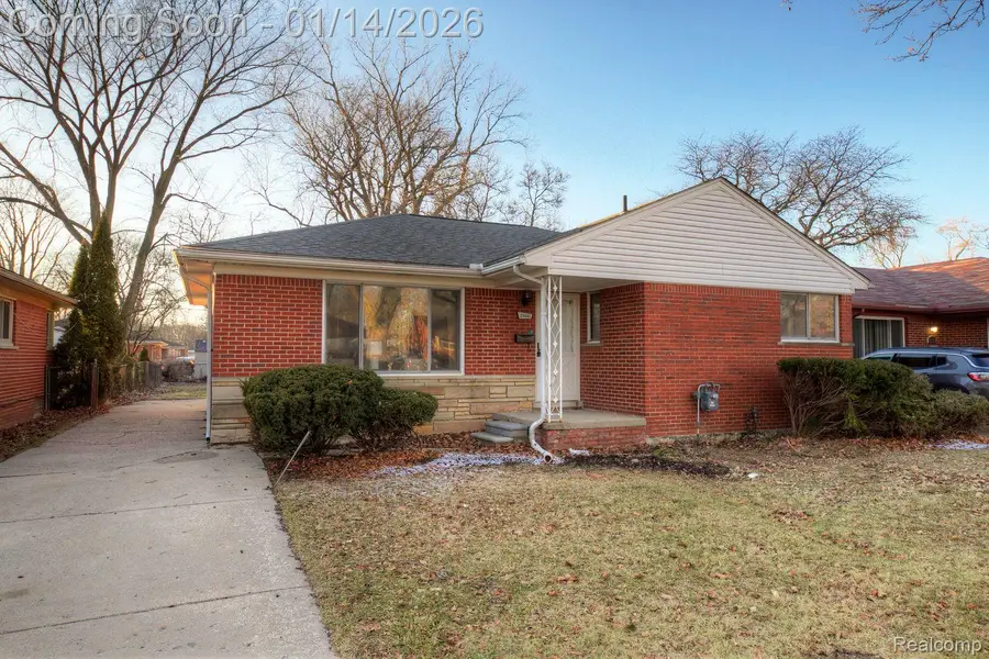 21661 Cloverlawn Street, Oak Park, MI 48237 - Image #2