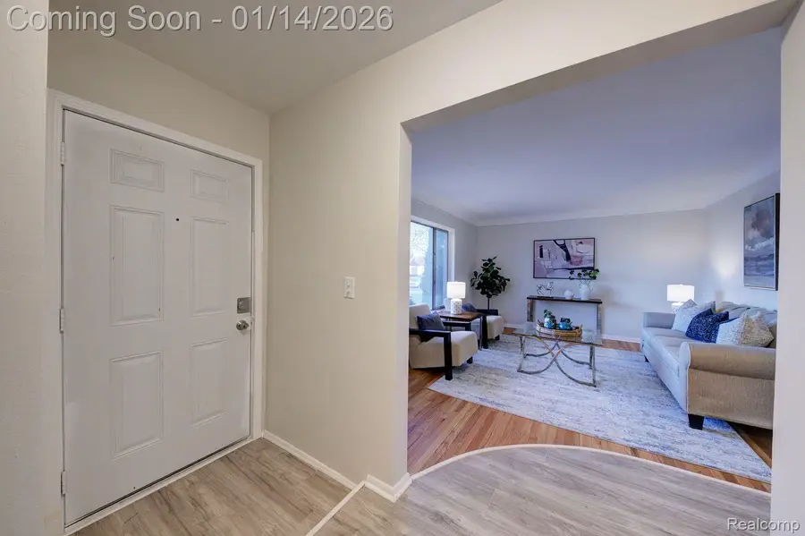 21661 Cloverlawn Street, Oak Park, MI 48237 - Image #3