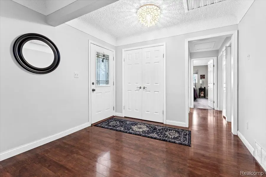 21524 Thorofare Road, Grosse Ile, MI 48138 - Image #3