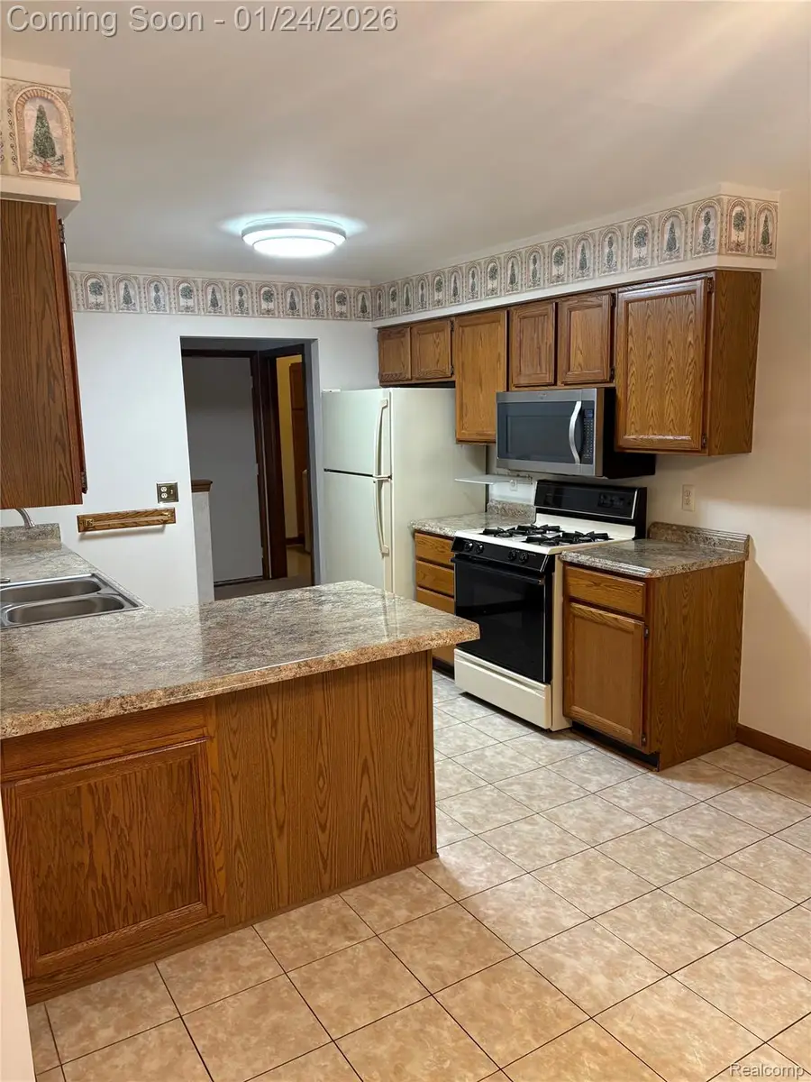 15542 Frederick Drive, Clinton Charter Township, MI 48038 - Image #2