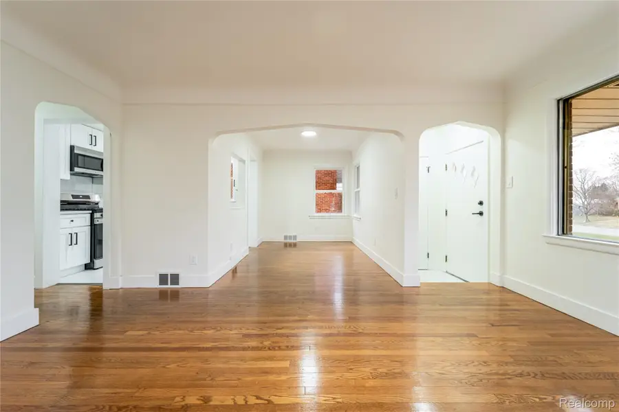 16535 Lincoln Avenue, Eastpointe, MI 48021 - Image #2