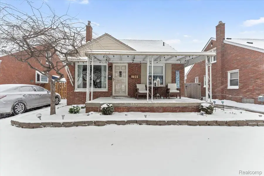 9825 Carter Avenue, Allen Park, MI 48101 - #3