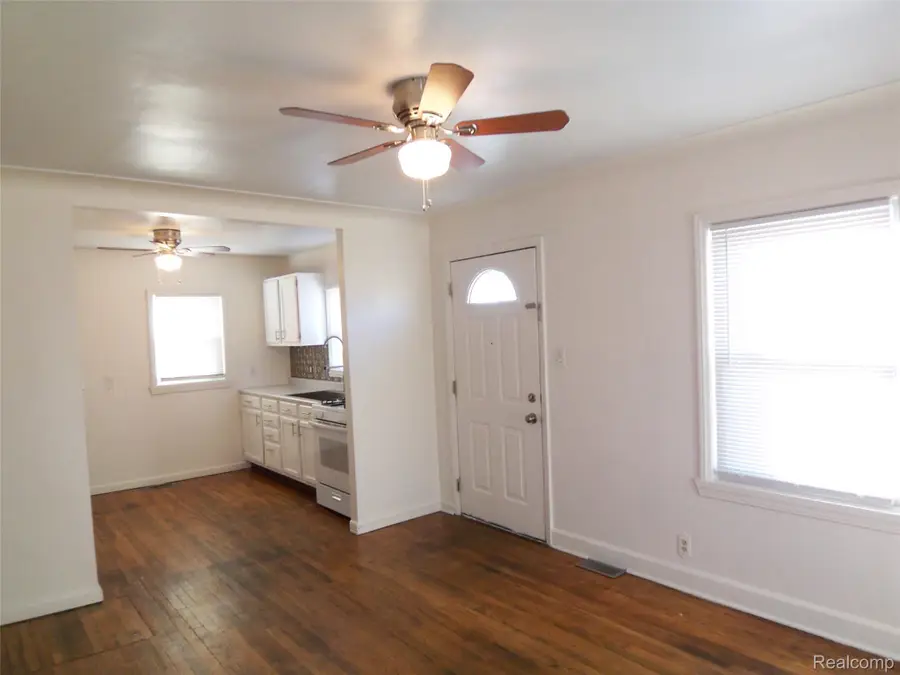 21832 Conners Avenue, Warren, MI 48091 - Image #3